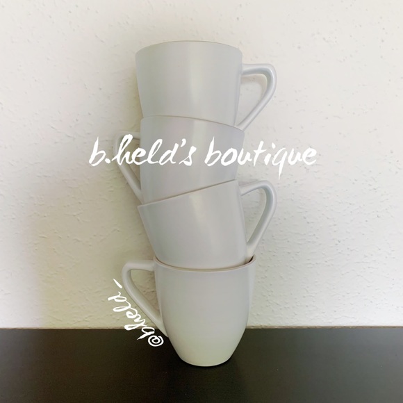 Le Creuset Stoneware Mugs — Set of 4 — in Cotton (Off-White Cream) New NWT NIB - Picture 1 of 12